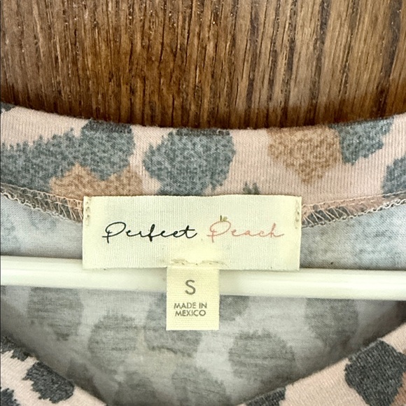 Leopard Print Women's Top - Picture 3 of 4